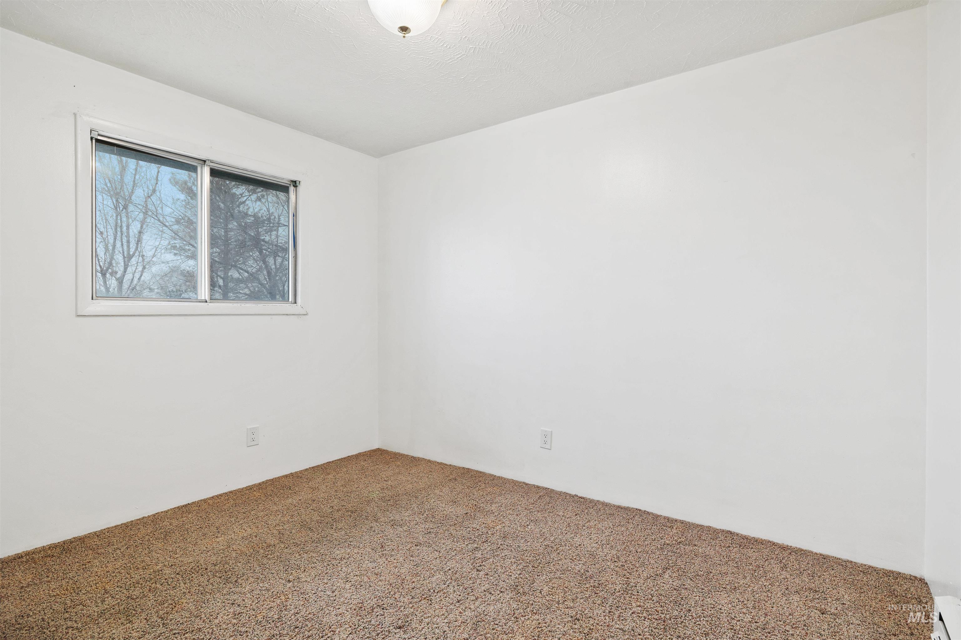 60 Laurie Ln, Burley, Idaho 83318-5037, 4 Bedrooms, 2 Bathrooms, Residential For Sale, Price $350,000,MLS 98972634