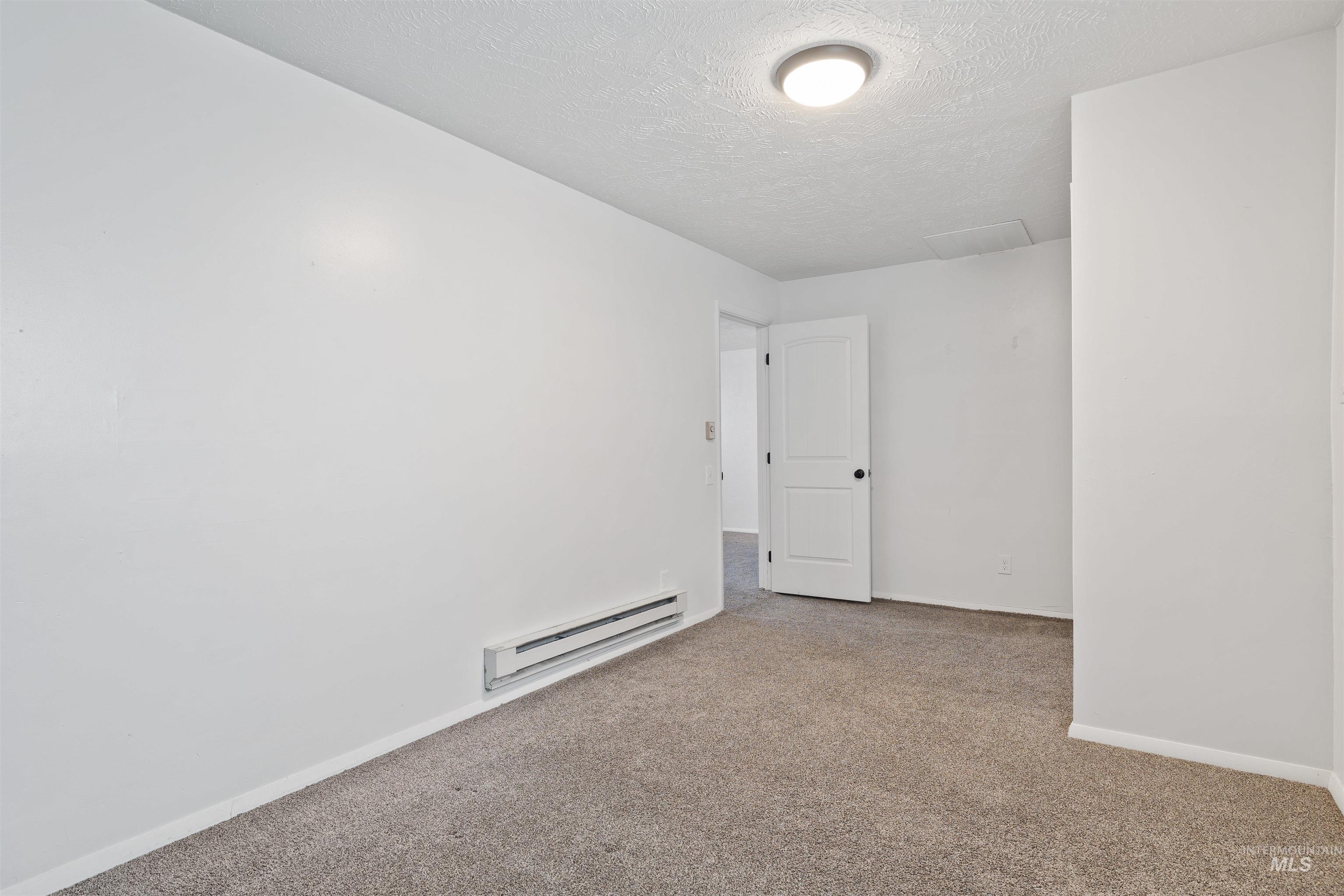 60 Laurie Ln, Burley, Idaho 83318-5037, 4 Bedrooms, 2 Bathrooms, Residential For Sale, Price $350,000,MLS 98972634