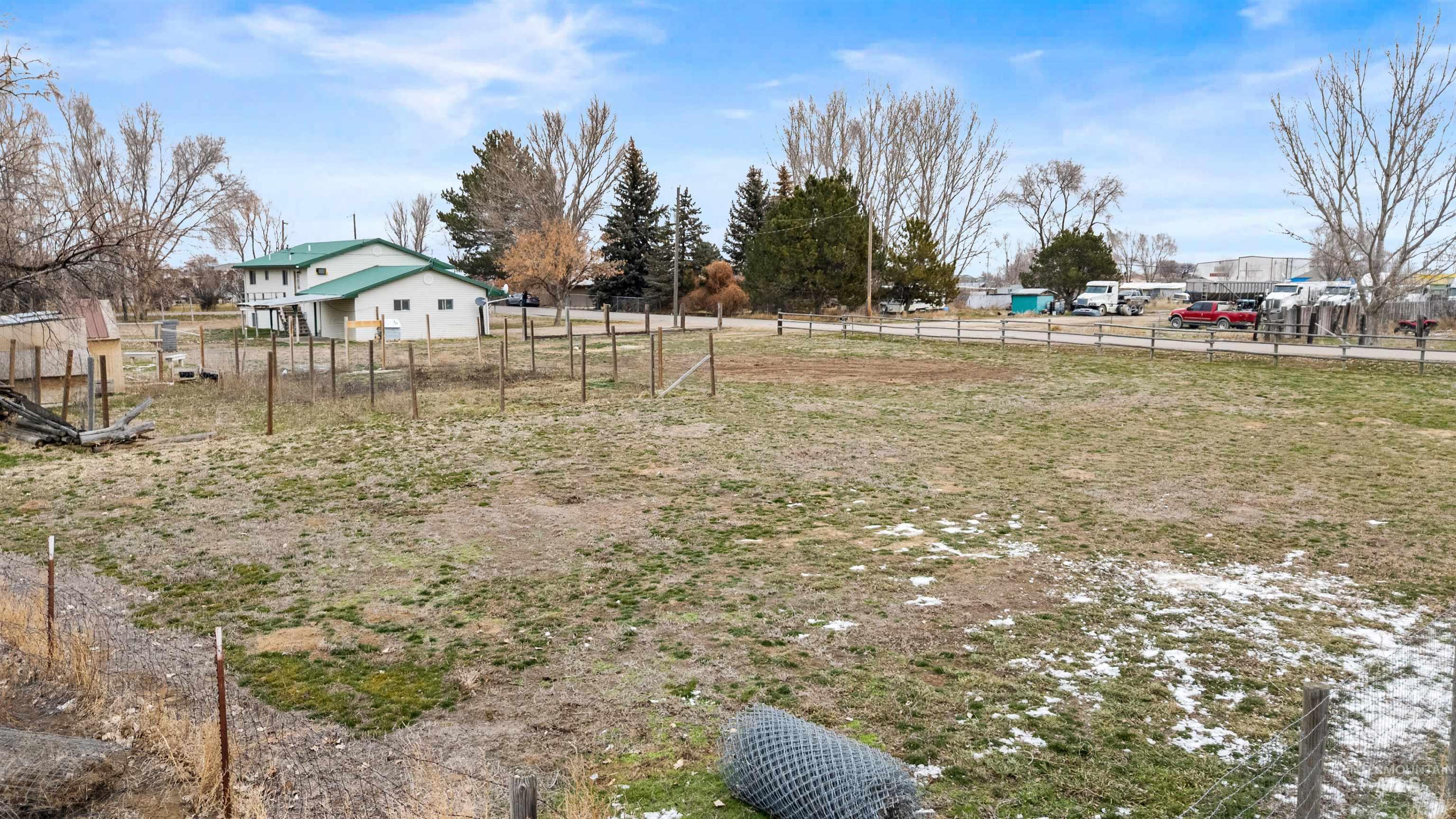 60 Laurie Ln, Burley, Idaho 83318-5037, 4 Bedrooms, 2 Bathrooms, Residential For Sale, Price $350,000,MLS 98972634