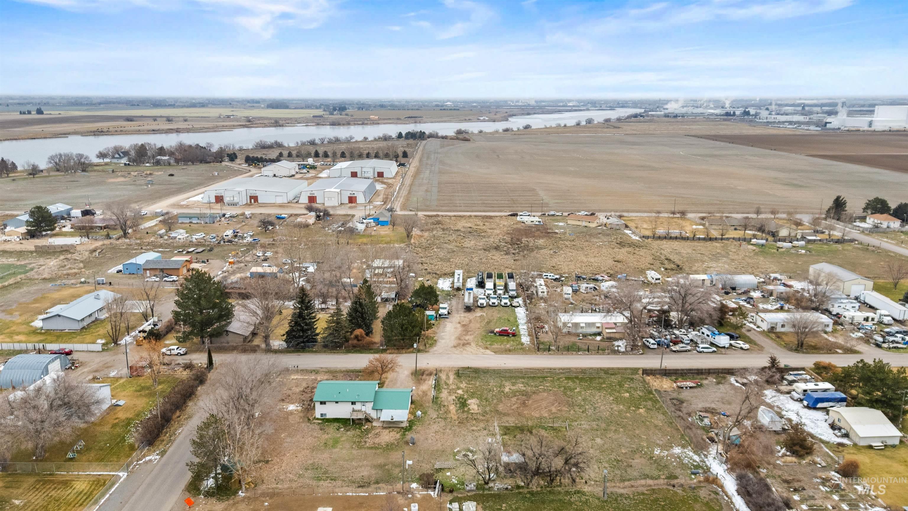 60 Laurie Ln, Burley, Idaho 83318-5037, 4 Bedrooms, 2 Bathrooms, Residential For Sale, Price $350,000,MLS 98972634