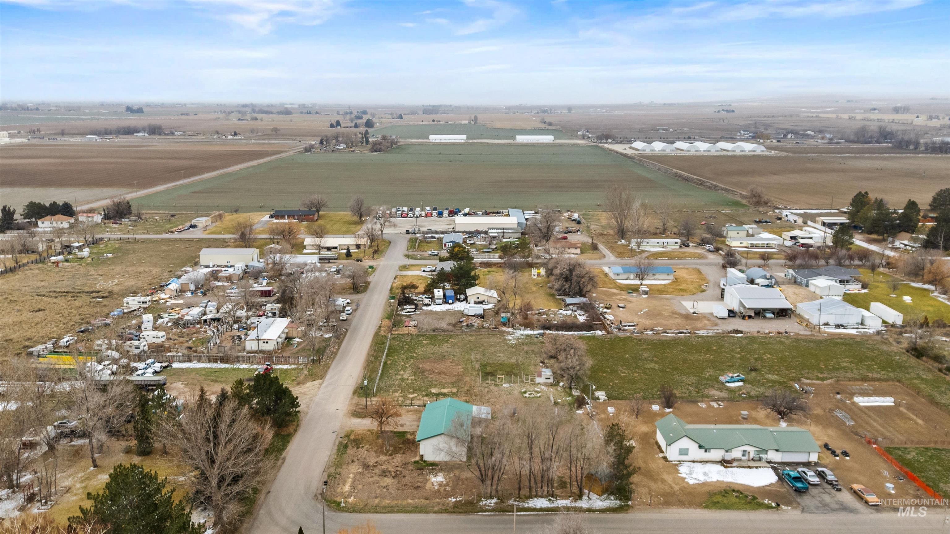 60 Laurie Ln, Burley, Idaho 83318-5037, 4 Bedrooms, 2 Bathrooms, Residential For Sale, Price $350,000,MLS 98972634