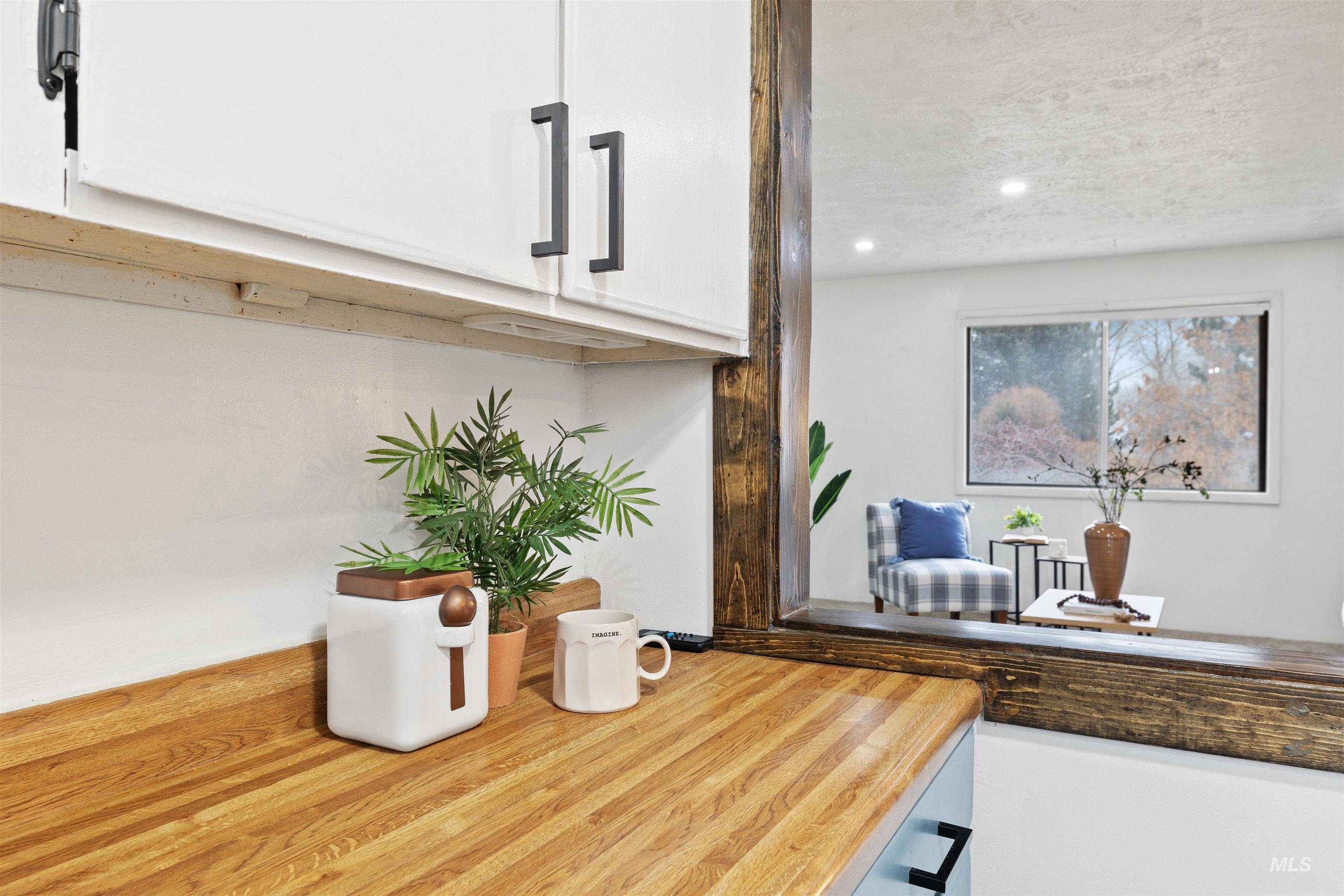 60 Laurie Ln, Burley, Idaho 83318-5037, 4 Bedrooms, 2 Bathrooms, Residential For Sale, Price $350,000,MLS 98972634