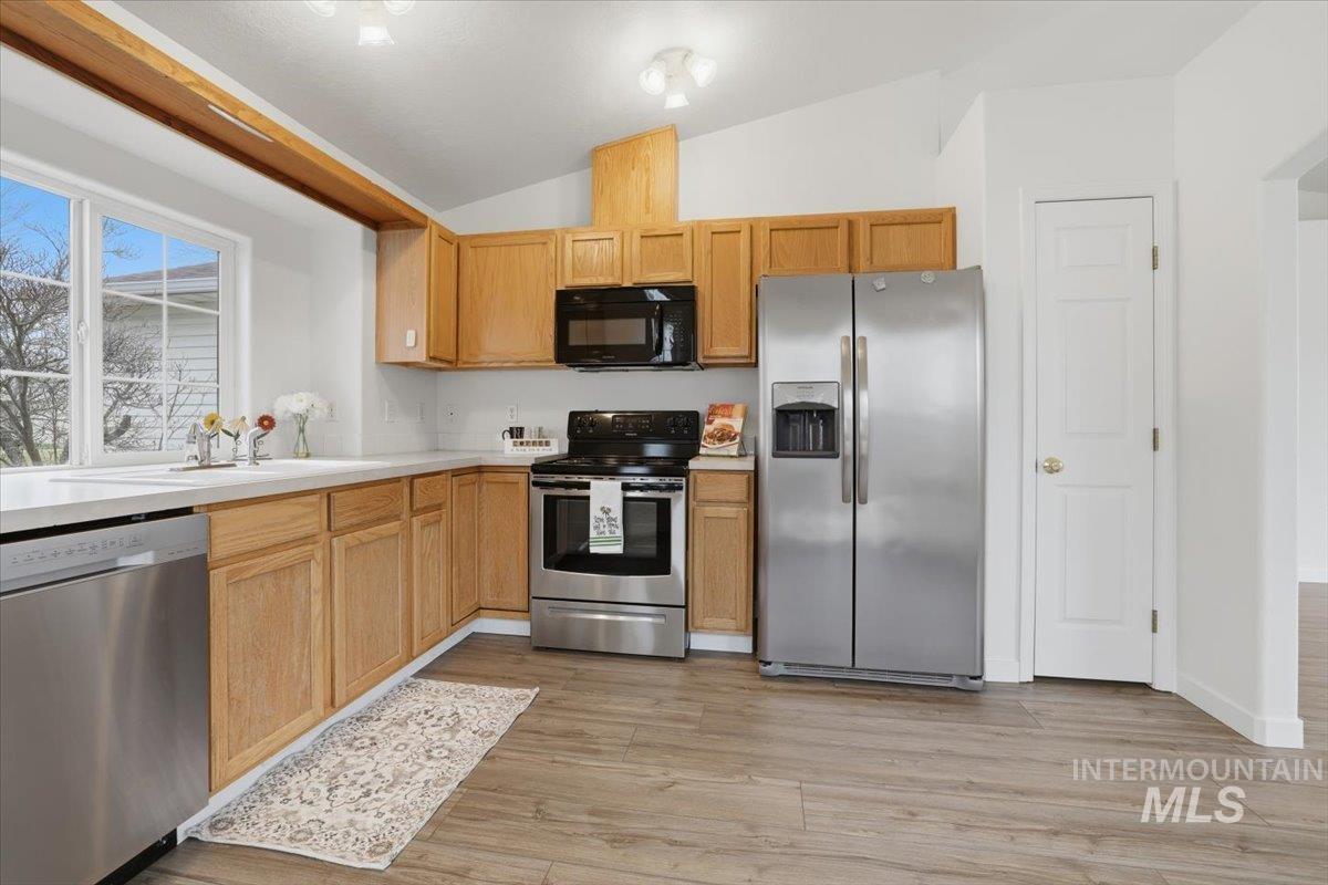 1118 W Teton Ave, Nampa, Idaho 83686, 3 Bedrooms, 2 Bathrooms, Residential For Sale, Price $340,000,MLS 98972636