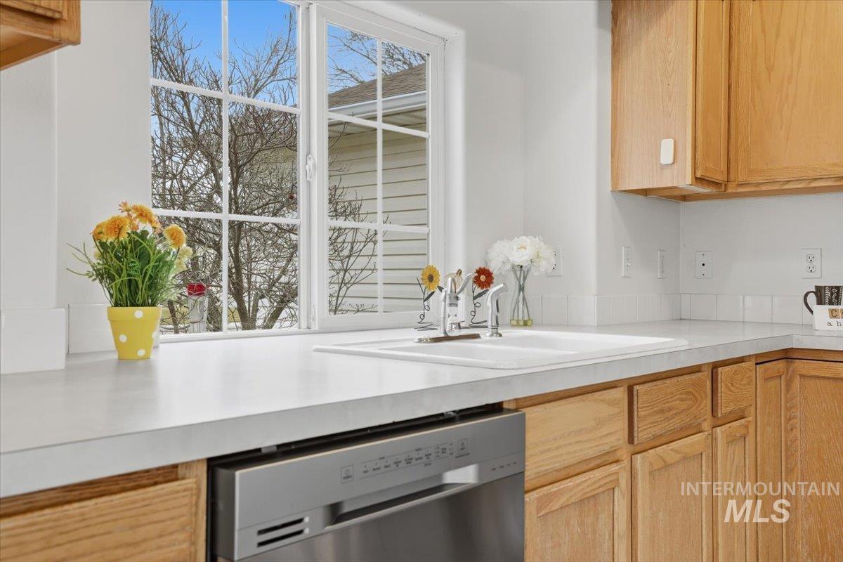 1118 W Teton Ave, Nampa, Idaho 83686, 3 Bedrooms, 2 Bathrooms, Residential For Sale, Price $340,000,MLS 98972636