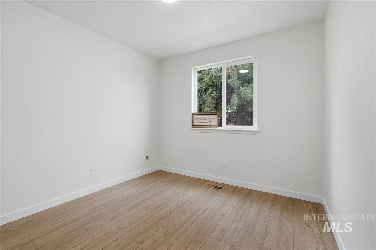 1118 W Teton Ave, Nampa, Idaho 83686, 3 Bedrooms, 2 Bathrooms, Residential For Sale, Price $340,000,MLS 98972636