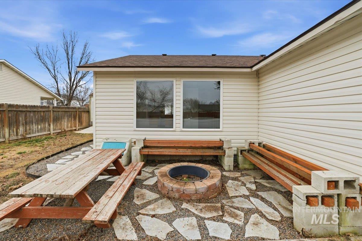 1118 W Teton Ave, Nampa, Idaho 83686, 3 Bedrooms, 2 Bathrooms, Residential For Sale, Price $340,000,MLS 98972636