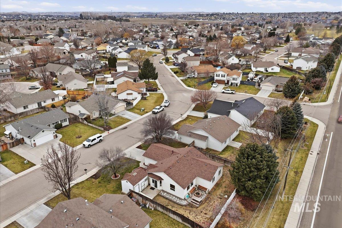 1118 W Teton Ave, Nampa, Idaho 83686, 3 Bedrooms, 2 Bathrooms, Residential For Sale, Price $340,000,MLS 98972636