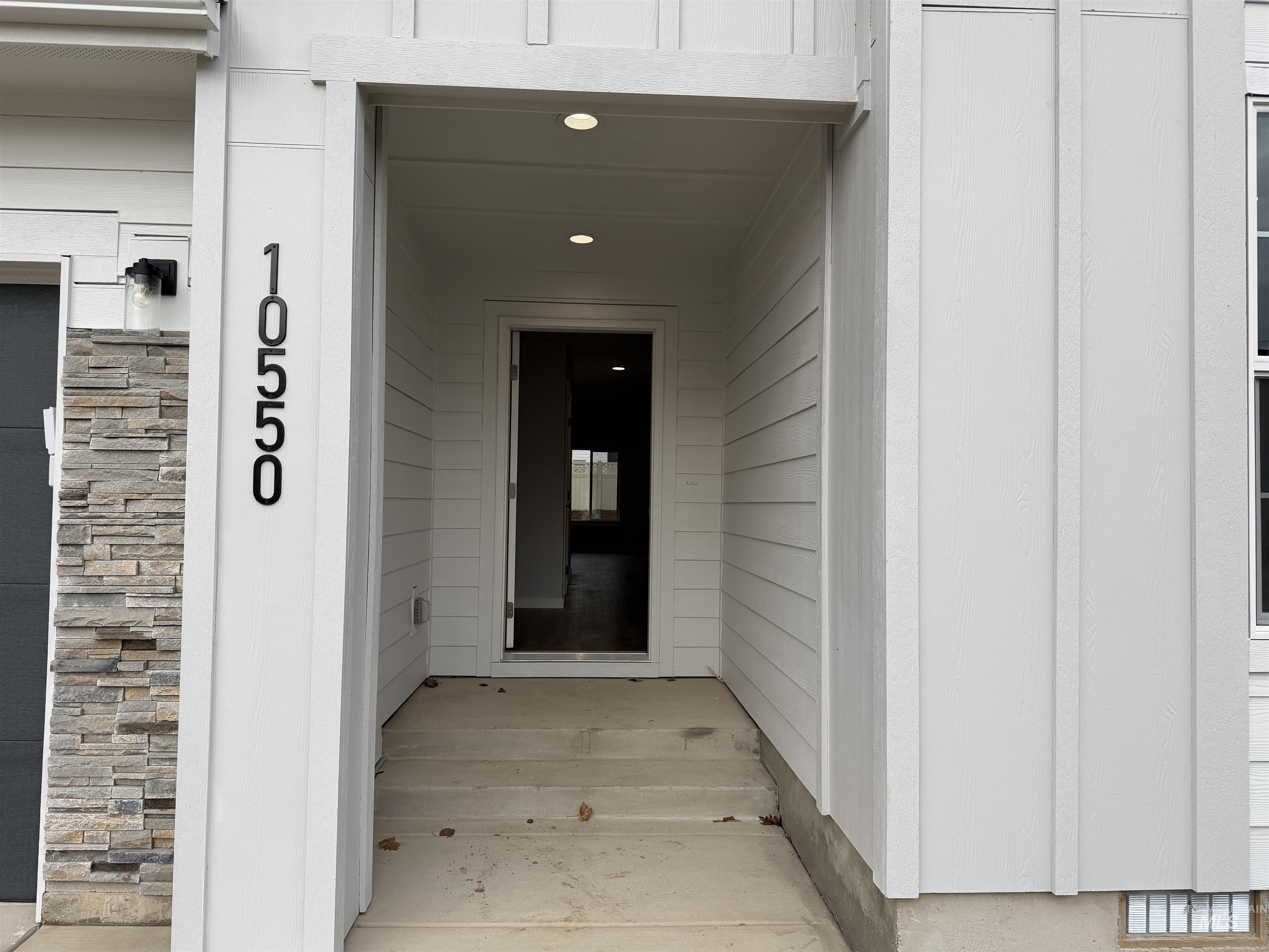 10550 W Tinder St., Star, Idaho 83669, 3 Bedrooms, 2 Bathrooms, Rental For Rent, Price $2,100,MLS 98972637