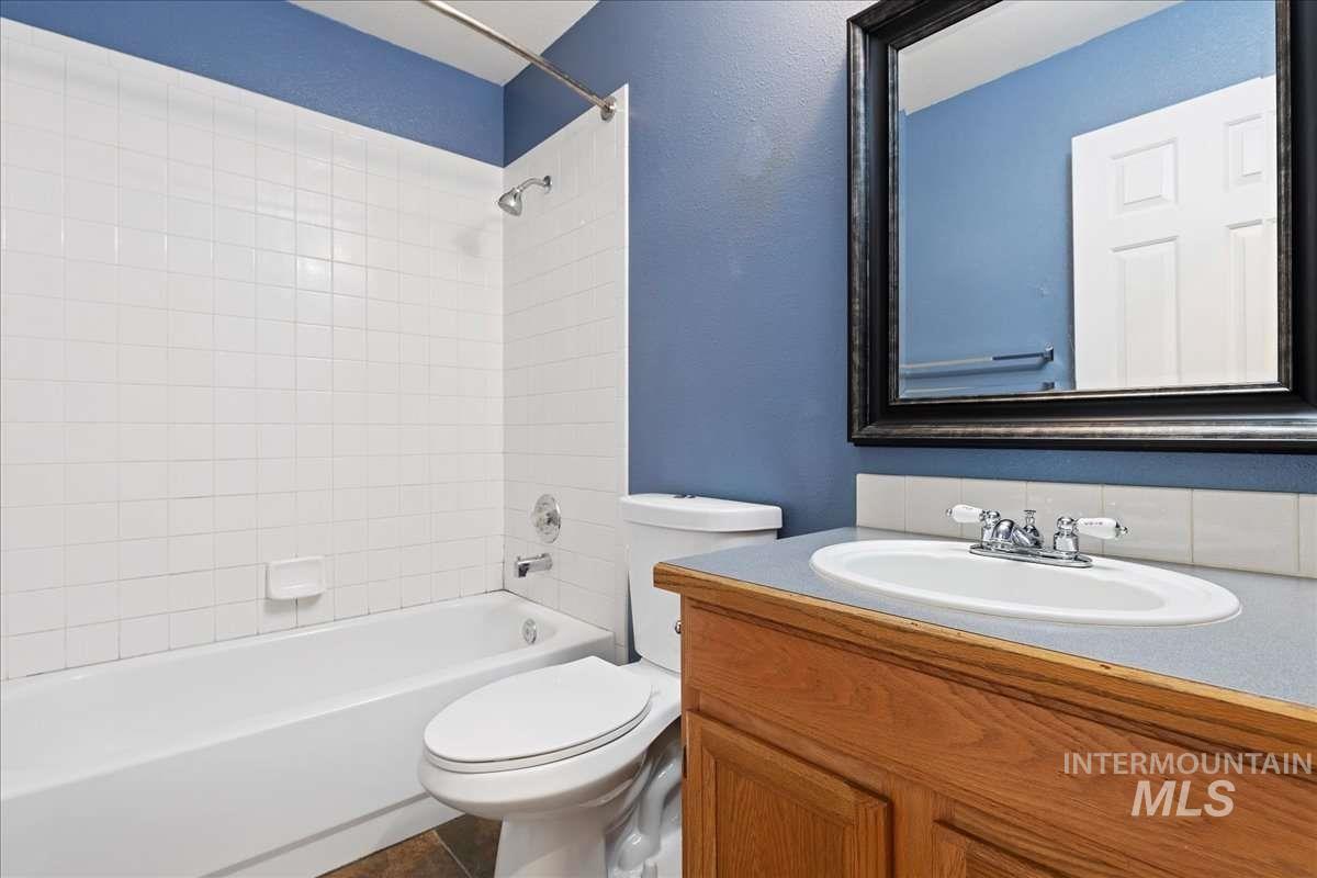 11360 W Excalibur, Boise, Idaho 83713, 3 Bedrooms, 2 Bathrooms, Residential For Sale, Price $399,999,MLS 98972638