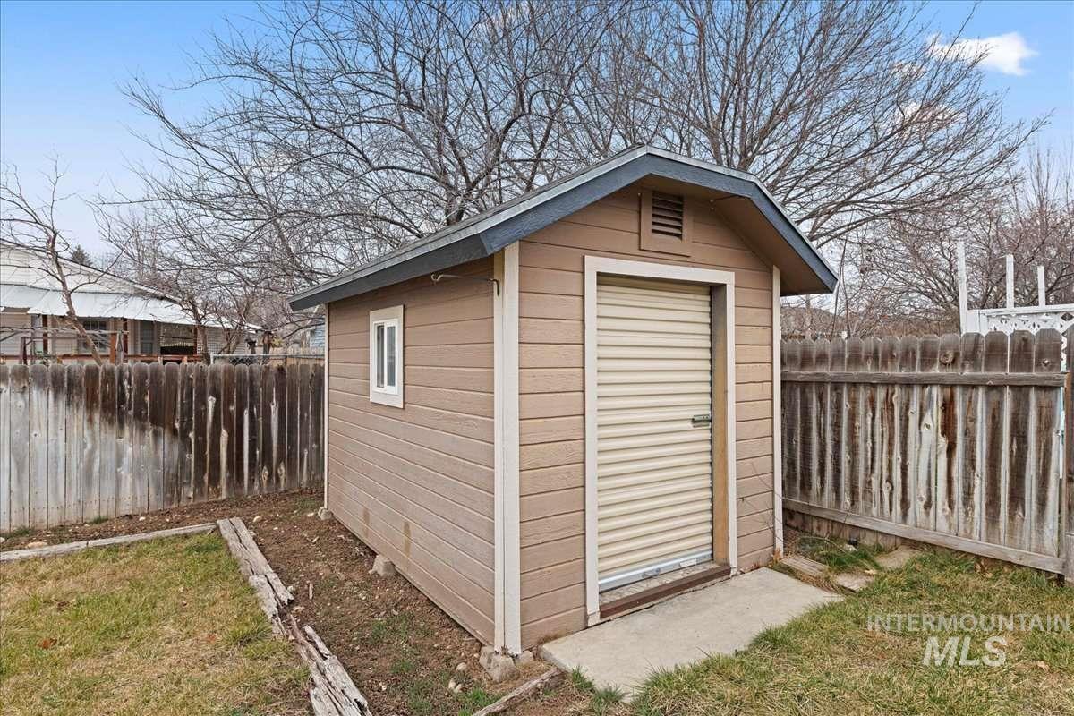 11360 W Excalibur, Boise, Idaho 83713, 3 Bedrooms, 2 Bathrooms, Residential For Sale, Price $399,999,MLS 98972638