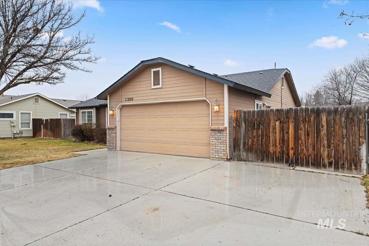 11360 W Excalibur, Boise, Idaho 83713, 3 Bedrooms, 2 Bathrooms, Residential For Sale, Price $399,999,MLS 98972638