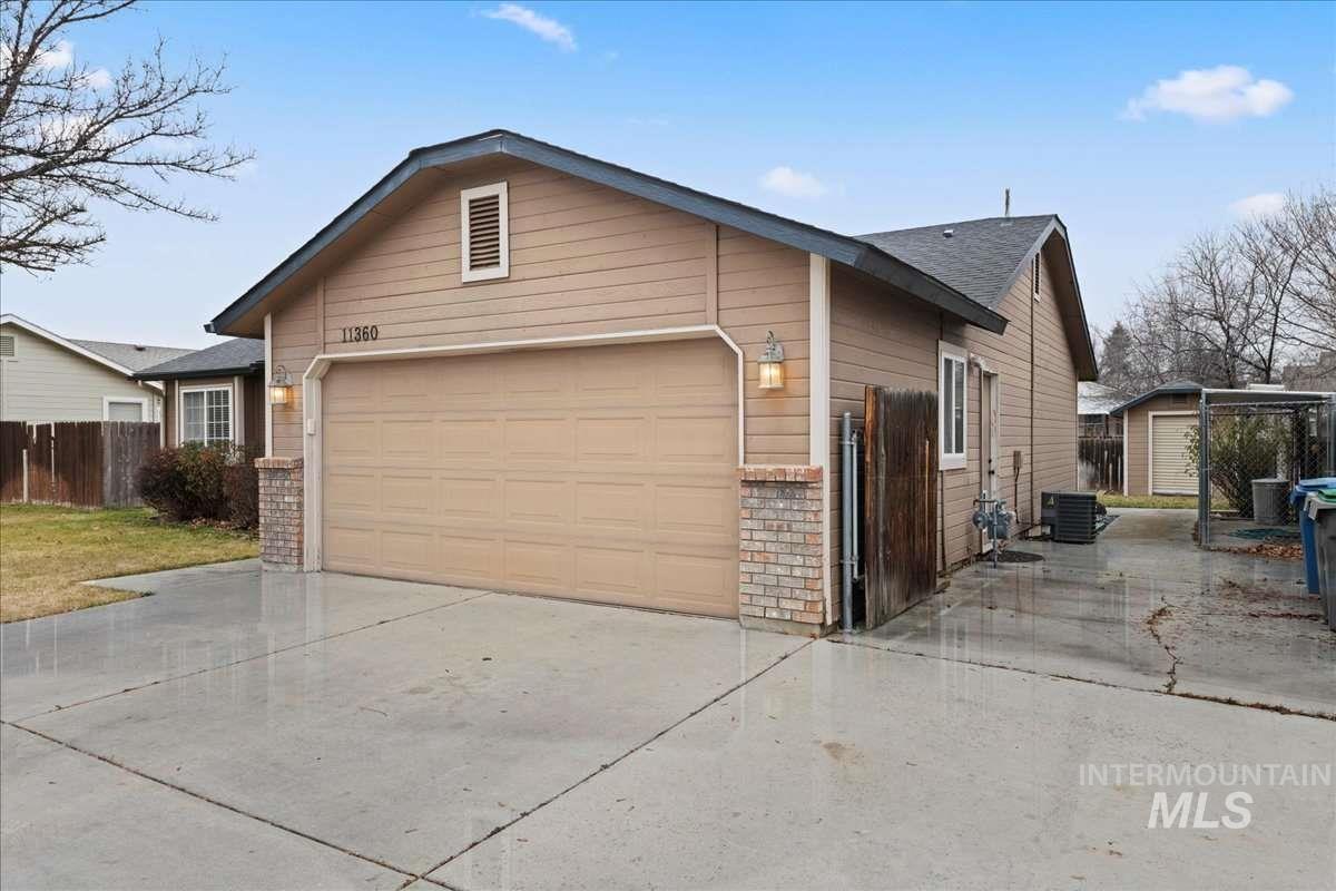 11360 W Excalibur, Boise, Idaho 83713, 3 Bedrooms, 2 Bathrooms, Residential For Sale, Price $399,999,MLS 98972638