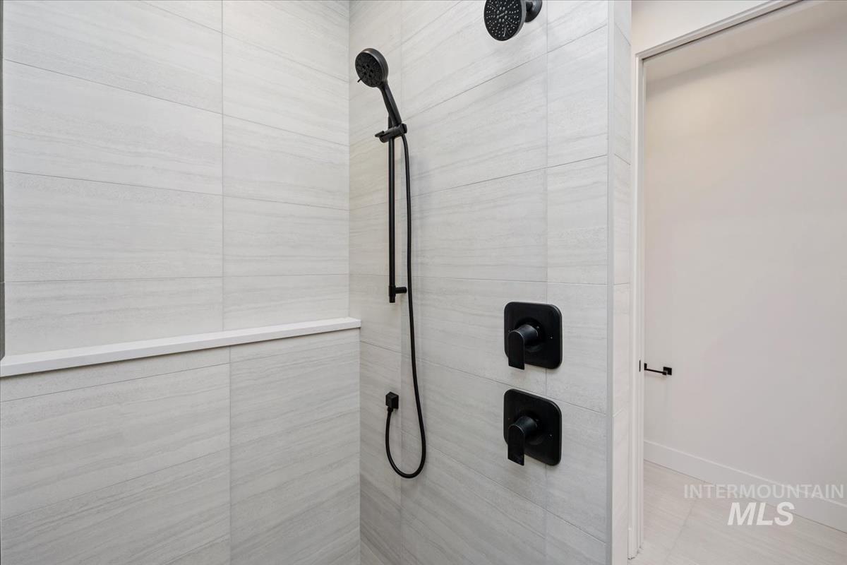 6248 W Elmer St, Boise, Idaho 83703, 3 Bedrooms, 2.5 Bathrooms, Residential For Sale, Price $789,000,MLS 98972640