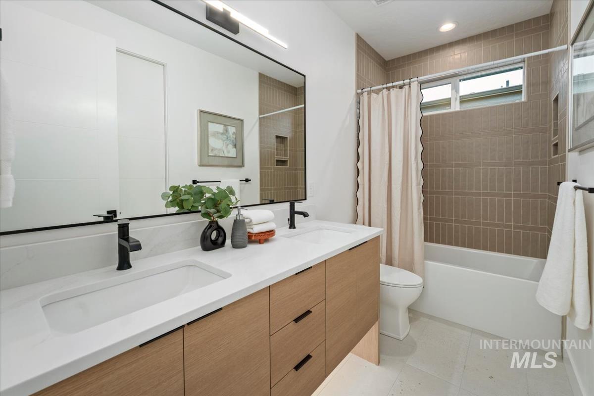 6248 W Elmer St, Boise, Idaho 83703, 3 Bedrooms, 2.5 Bathrooms, Residential For Sale, Price $789,000,MLS 98972640