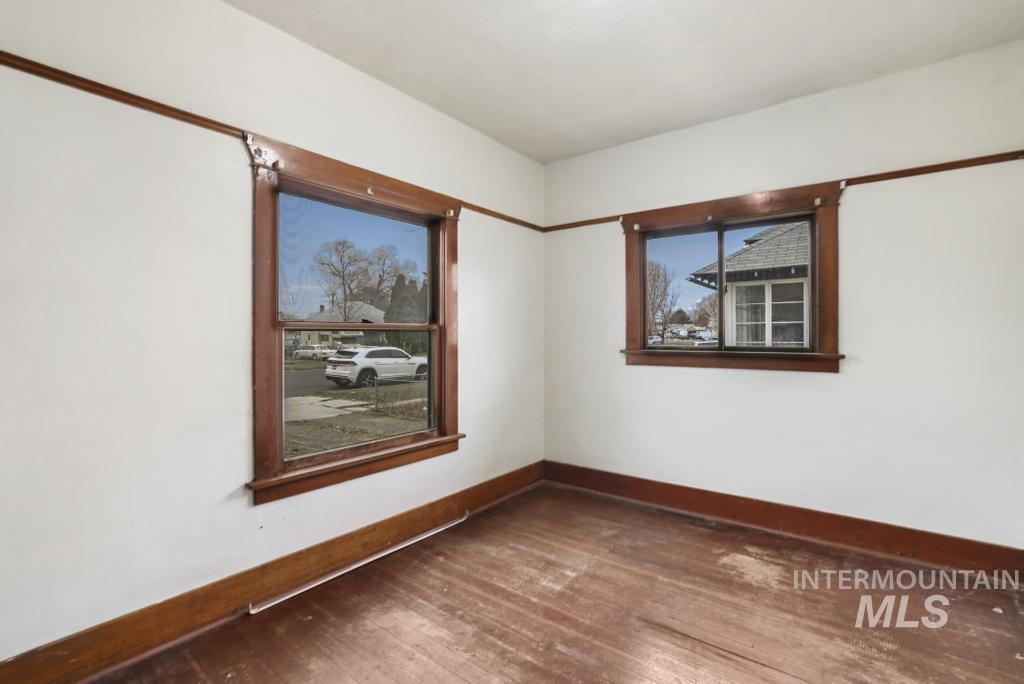 504 5Th Ave E, Twin Falls, Idaho 83301-7142, 3 Bedrooms, 1 Bathroom, Residential For Sale, Price $249,500,MLS 98972644