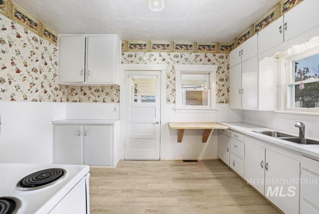 504 5Th Ave E, Twin Falls, Idaho 83301-7142, 3 Bedrooms, 1 Bathroom, Residential For Sale, Price $249,500,MLS 98972644