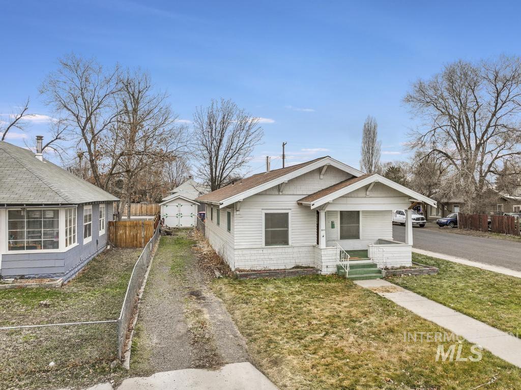 504 5Th Ave E, Twin Falls, Idaho 83301-7142, 3 Bedrooms, 1 Bathroom, Residential For Sale, Price $249,500,MLS 98972644