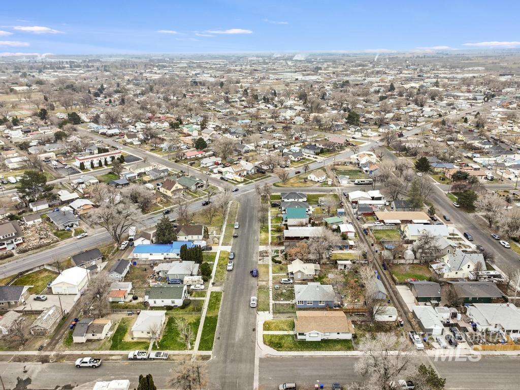 504 5Th Ave E, Twin Falls, Idaho 83301-7142, 3 Bedrooms, 1 Bathroom, Residential For Sale, Price $249,500,MLS 98972644