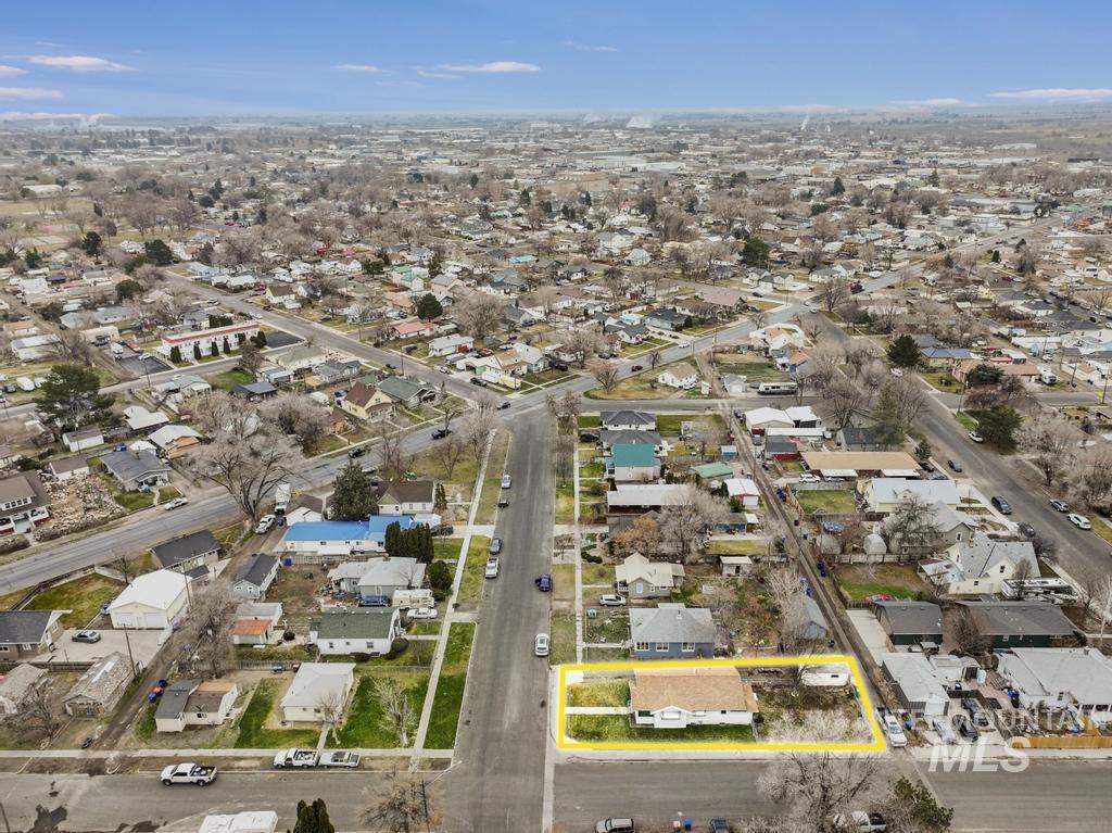 504 5Th Ave E, Twin Falls, Idaho 83301-7142, 3 Bedrooms, 1 Bathroom, Residential For Sale, Price $249,500,MLS 98972644