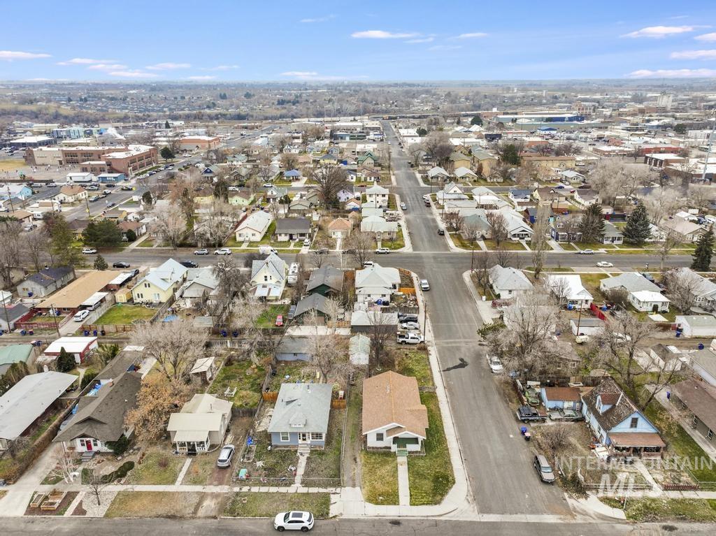 504 5Th Ave E, Twin Falls, Idaho 83301-7142, 3 Bedrooms, 1 Bathroom, Residential For Sale, Price $249,500,MLS 98972644