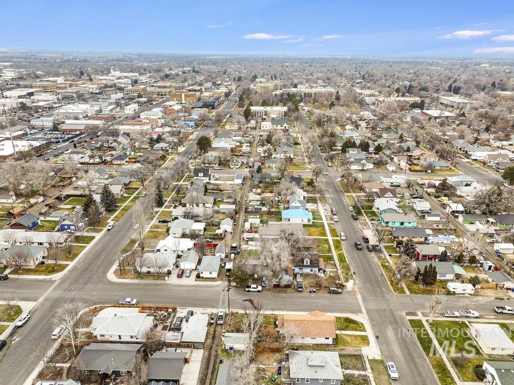 504 5Th Ave E, Twin Falls, Idaho 83301-7142, 3 Bedrooms, 1 Bathroom, Residential For Sale, Price $249,500,MLS 98972644