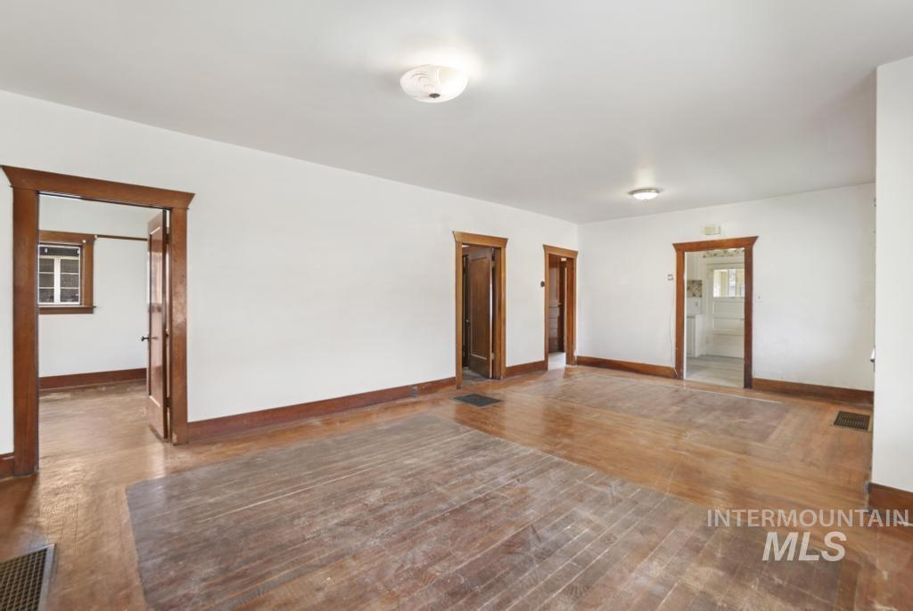 504 5Th Ave E, Twin Falls, Idaho 83301-7142, 3 Bedrooms, 1 Bathroom, Residential For Sale, Price $249,500,MLS 98972644