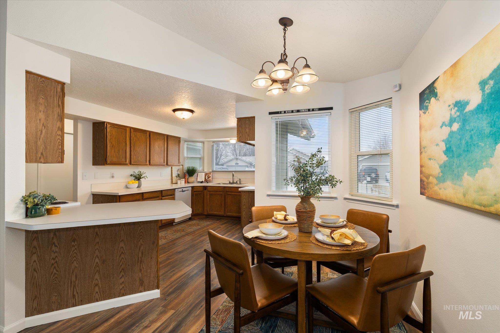 6013 N Waterside, Garden City, Idaho 83714, 3 Bedrooms, 2 Bathrooms, Residential For Sale, Price $411,000,MLS 98972646