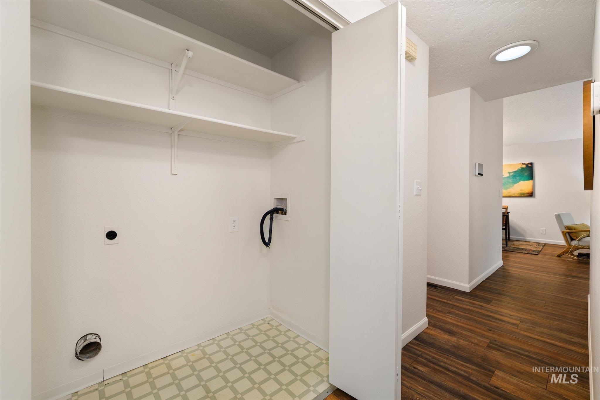 6013 N Waterside, Garden City, Idaho 83714, 3 Bedrooms, 2 Bathrooms, Residential For Sale, Price $411,000,MLS 98972646