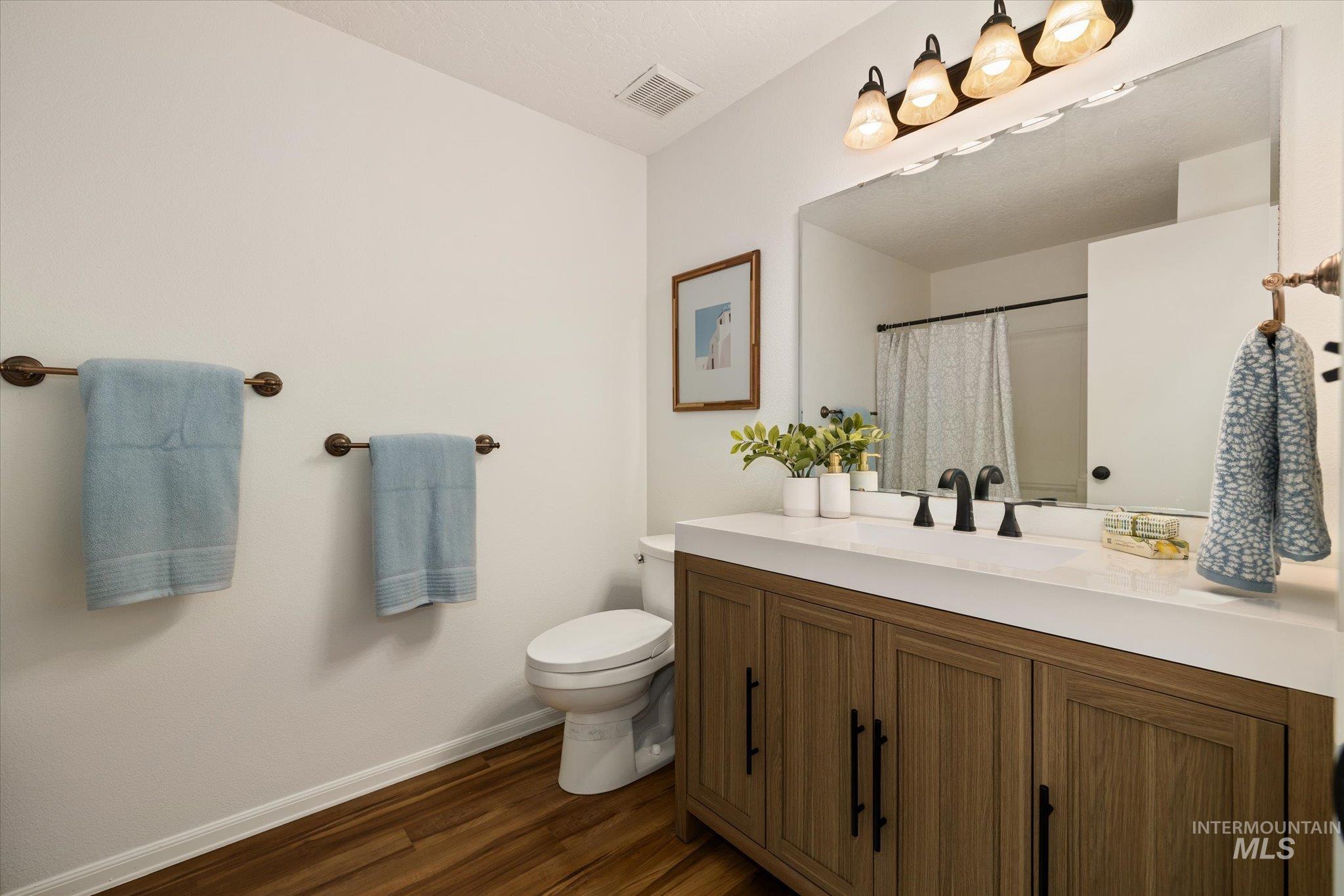 6013 N Waterside, Garden City, Idaho 83714, 3 Bedrooms, 2 Bathrooms, Residential For Sale, Price $411,000,MLS 98972646