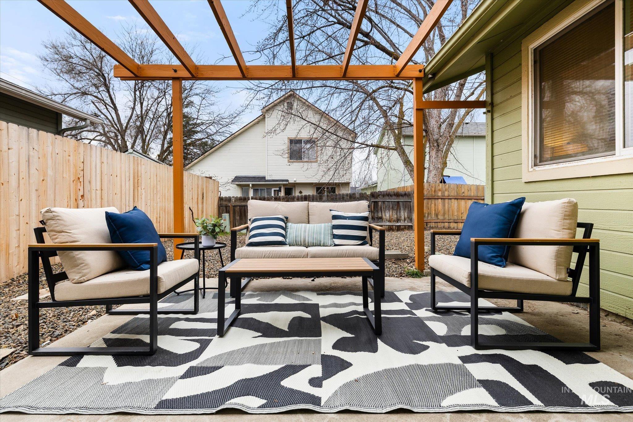 6013 N Waterside, Garden City, Idaho 83714, 3 Bedrooms, 2 Bathrooms, Residential For Sale, Price $411,000,MLS 98972646