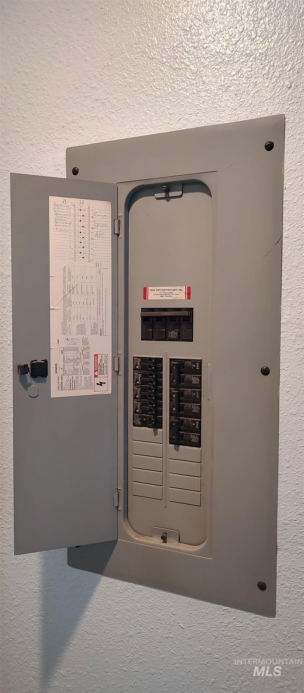 607 Park Street, Lewiston, Idaho 83501, 2 Bedrooms, 2 Bathrooms, Residential For Sale, Price $229,700, 98972648