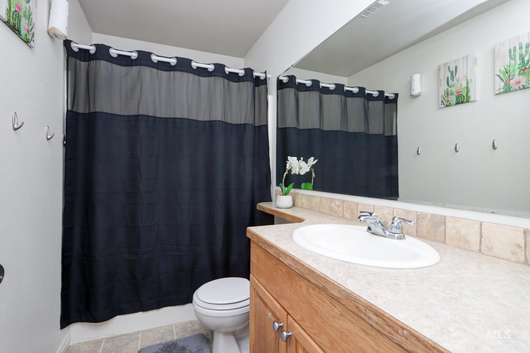 1010 N Rodeo, Parma, Idaho 83660, 4 Bedrooms, 2 Bathrooms, Residential For Sale, Price $409,000,MLS 98972651