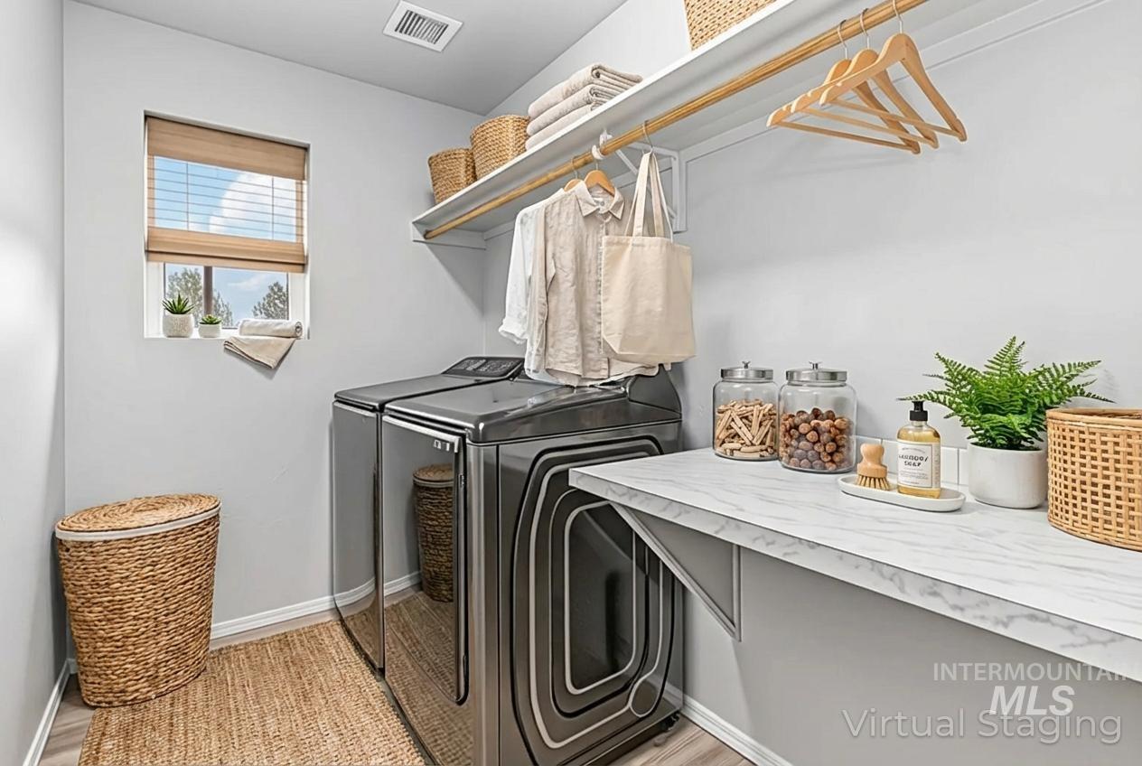 1625 SW Accipiter, Mountain Home, Idaho 83647, 4 Bedrooms, 3 Bathrooms, Residential For Sale, Price $525,000,MLS 98972655