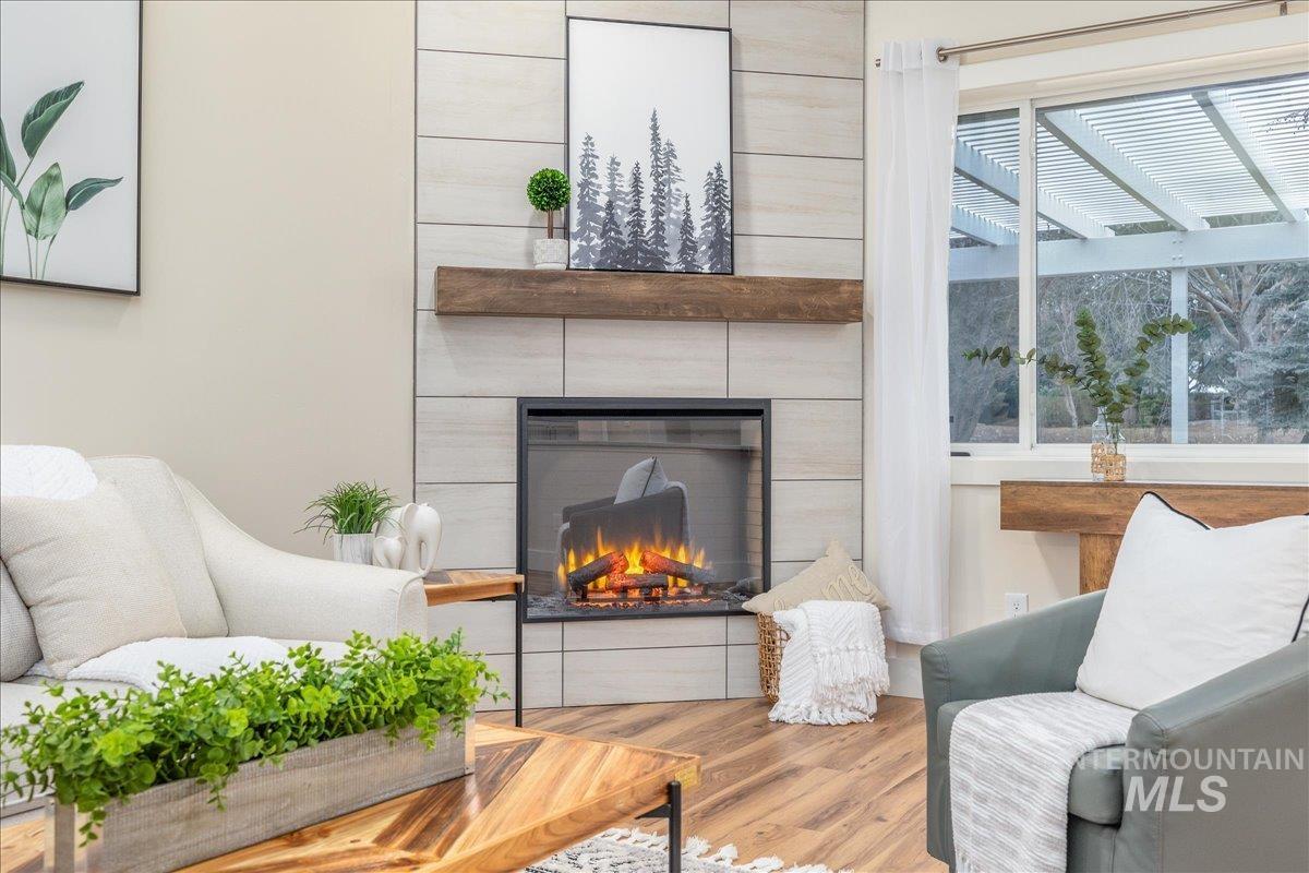 2162 N Sevenoaks Way, Eagle, Idaho 83616, 4 Bedrooms, 3.5 Bathrooms, Residential For Sale, Price $975,000,MLS 98972657