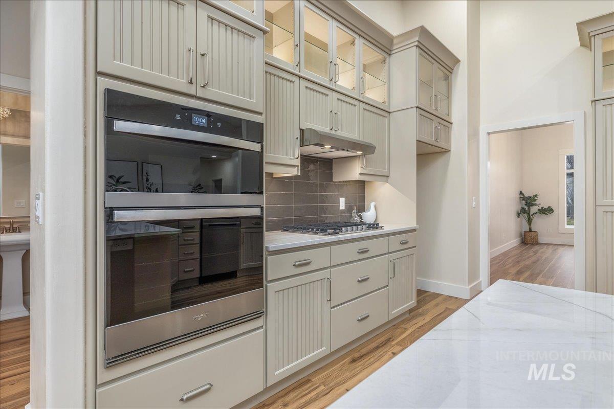 2162 N Sevenoaks Way, Eagle, Idaho 83616, 4 Bedrooms, 3.5 Bathrooms, Residential For Sale, Price $975,000,MLS 98972657