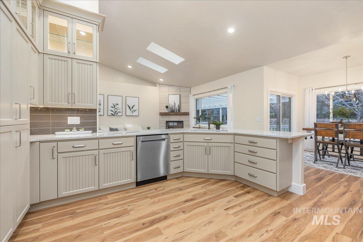 2162 N Sevenoaks Way, Eagle, Idaho 83616, 4 Bedrooms, 3.5 Bathrooms, Residential For Sale, Price $975,000,MLS 98972657