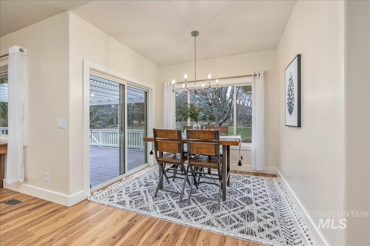 2162 N Sevenoaks Way, Eagle, Idaho 83616, 4 Bedrooms, 3.5 Bathrooms, Residential For Sale, Price $975,000,MLS 98972657