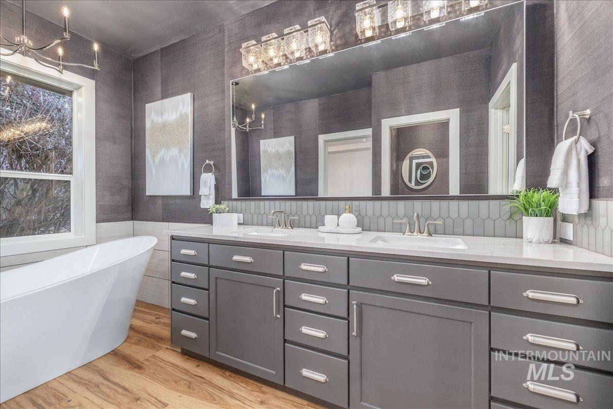 2162 N Sevenoaks Way, Eagle, Idaho 83616, 4 Bedrooms, 3.5 Bathrooms, Residential For Sale, Price $975,000,MLS 98972657