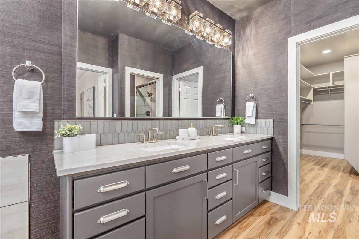 2162 N Sevenoaks Way, Eagle, Idaho 83616, 4 Bedrooms, 3.5 Bathrooms, Residential For Sale, Price $975,000,MLS 98972657