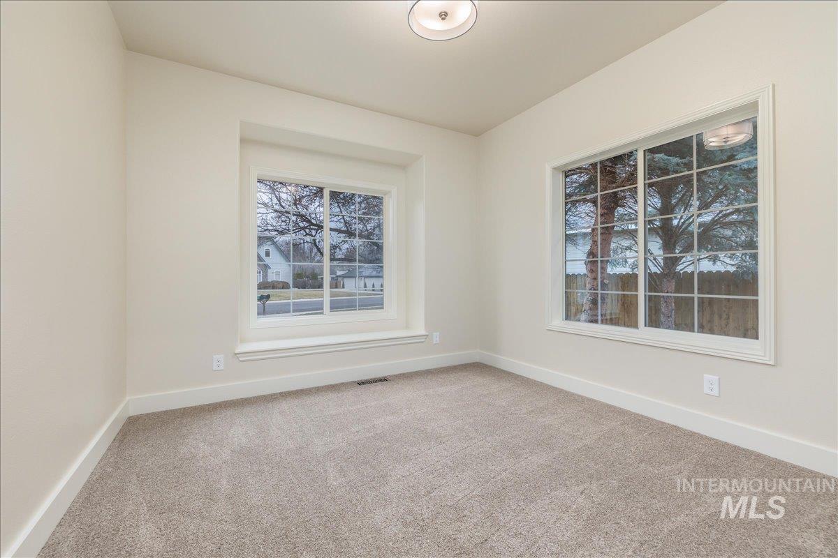 2162 N Sevenoaks Way, Eagle, Idaho 83616, 4 Bedrooms, 3.5 Bathrooms, Residential For Sale, Price $975,000,MLS 98972657