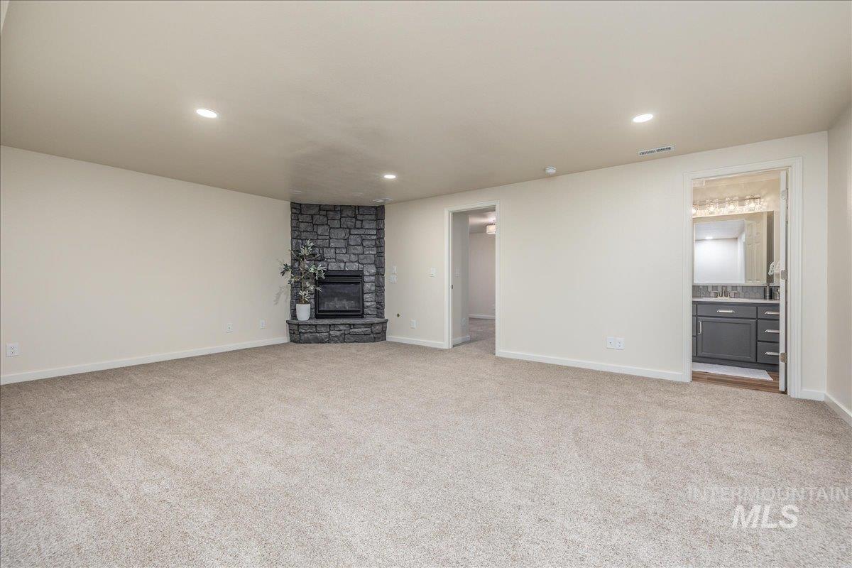 2162 N Sevenoaks Way, Eagle, Idaho 83616, 4 Bedrooms, 3.5 Bathrooms, Residential For Sale, Price $975,000,MLS 98972657