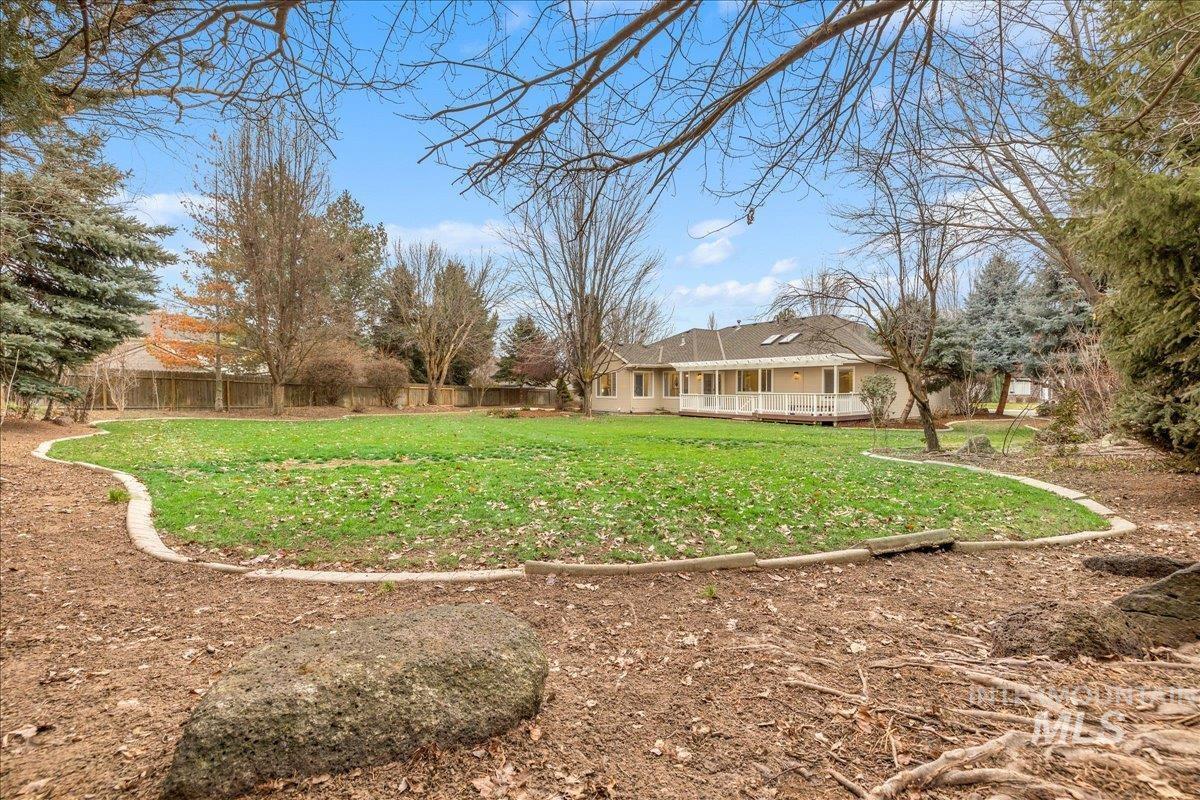 2162 N Sevenoaks Way, Eagle, Idaho 83616, 4 Bedrooms, 3.5 Bathrooms, Residential For Sale, Price $975,000,MLS 98972657