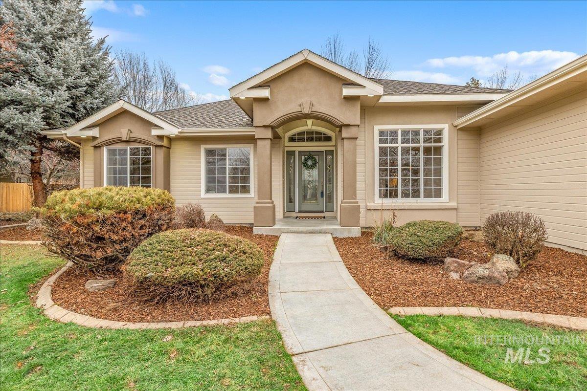 2162 N Sevenoaks Way, Eagle, Idaho 83616, 4 Bedrooms, 3.5 Bathrooms, Residential For Sale, Price $975,000,MLS 98972657