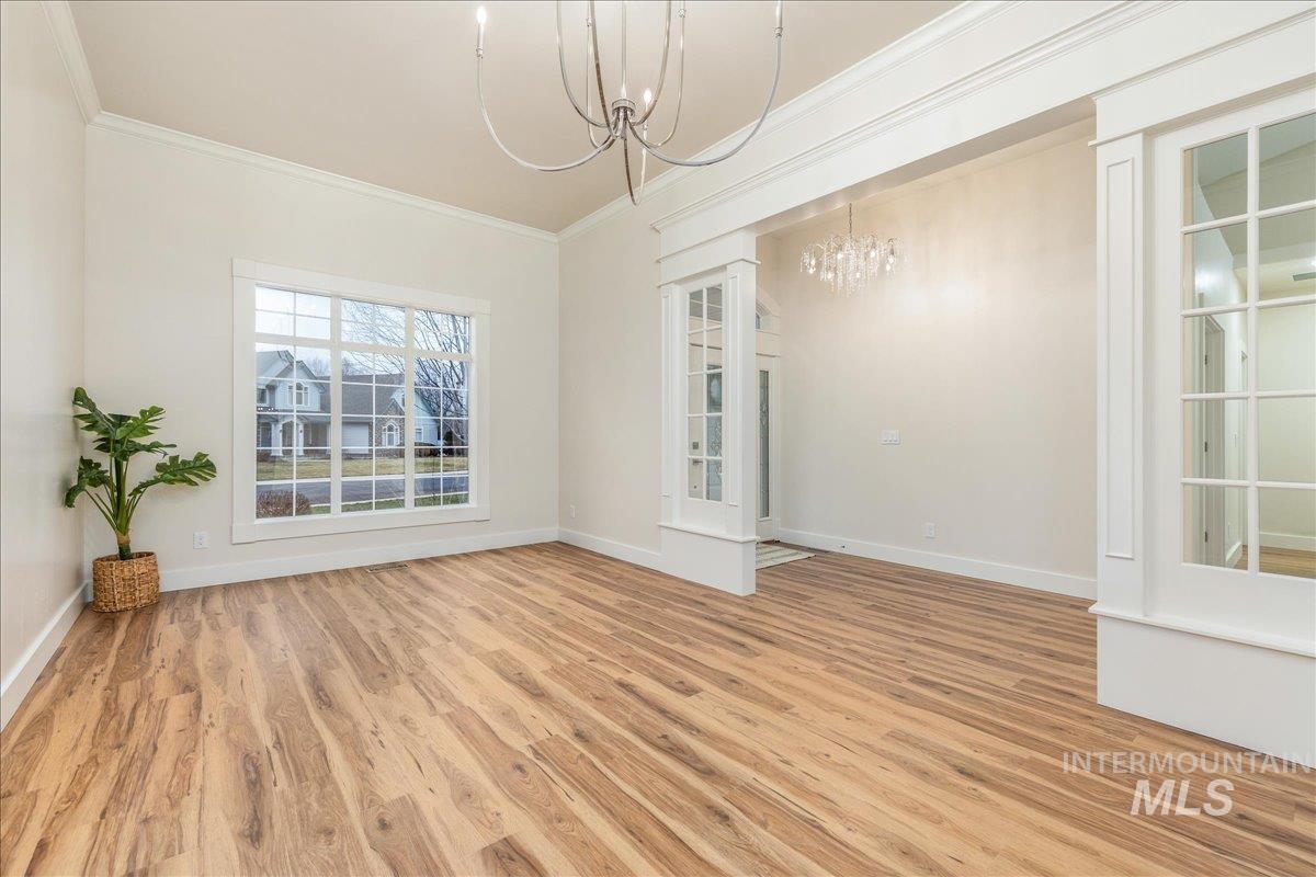 2162 N Sevenoaks Way, Eagle, Idaho 83616, 4 Bedrooms, 3.5 Bathrooms, Residential For Sale, Price $975,000,MLS 98972657