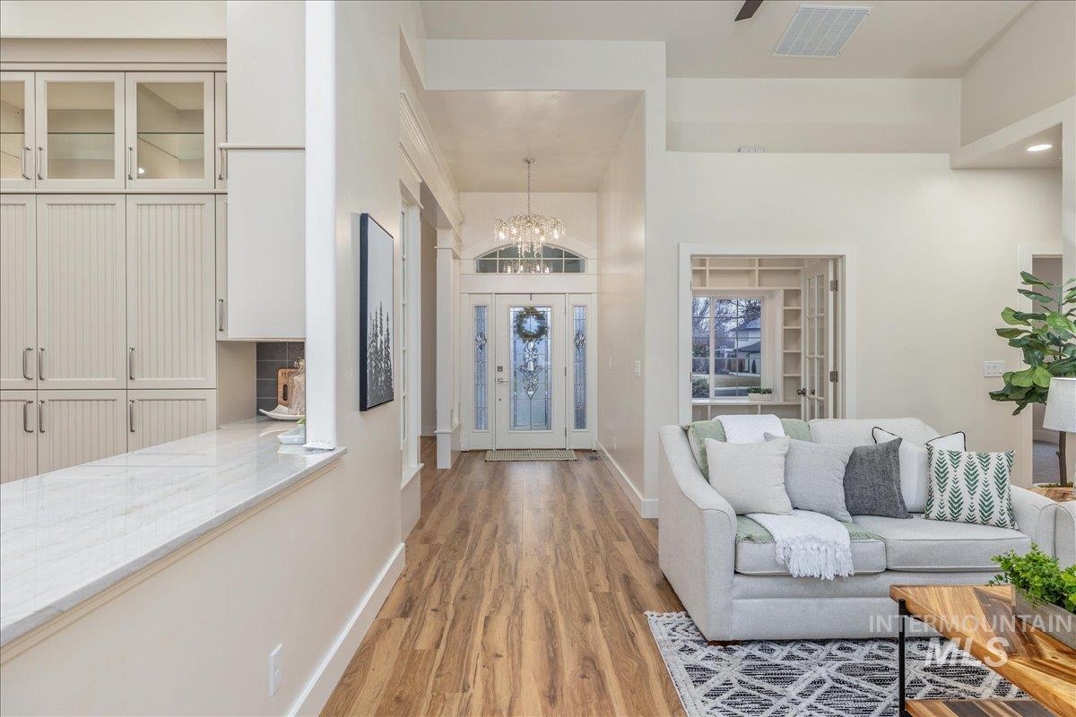 2162 N Sevenoaks Way, Eagle, Idaho 83616, 4 Bedrooms, 3.5 Bathrooms, Residential For Sale, Price $975,000,MLS 98972657