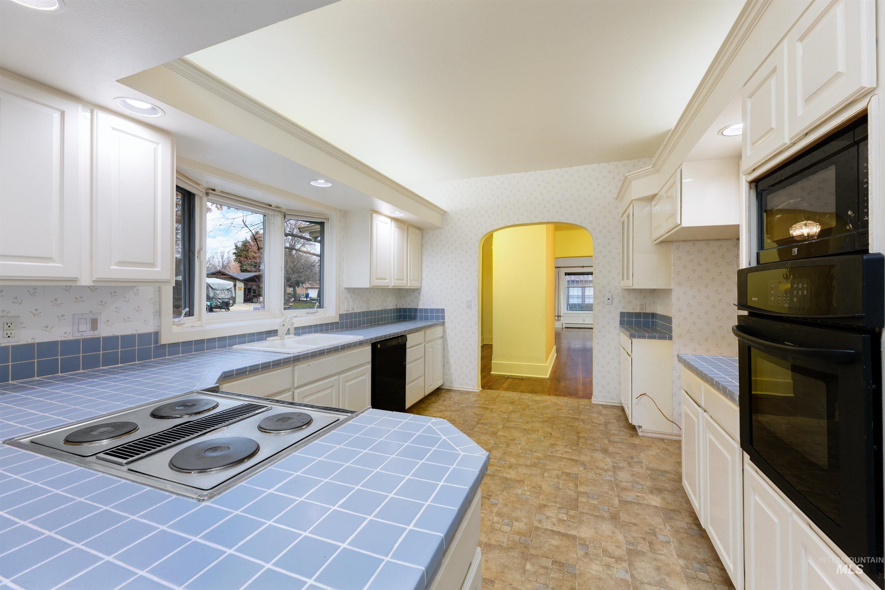 3939 N Oak Park Place, Boise, Idaho 83703, 4 Bedrooms, 2 Bathrooms, Residential For Sale, Price $635,900,MLS 98972661