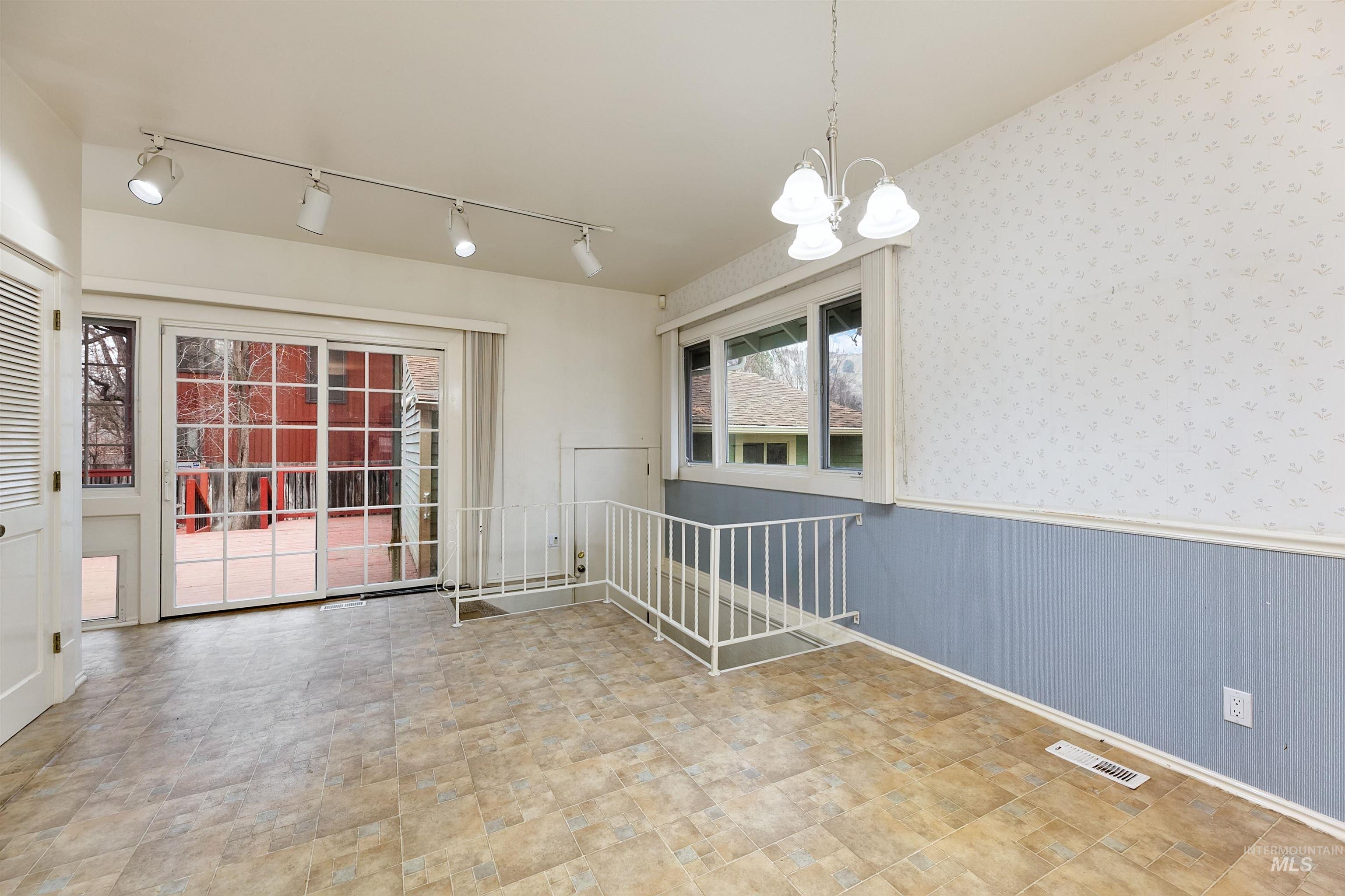 3939 N Oak Park Place, Boise, Idaho 83703, 4 Bedrooms, 2 Bathrooms, Residential For Sale, Price $635,900,MLS 98972661