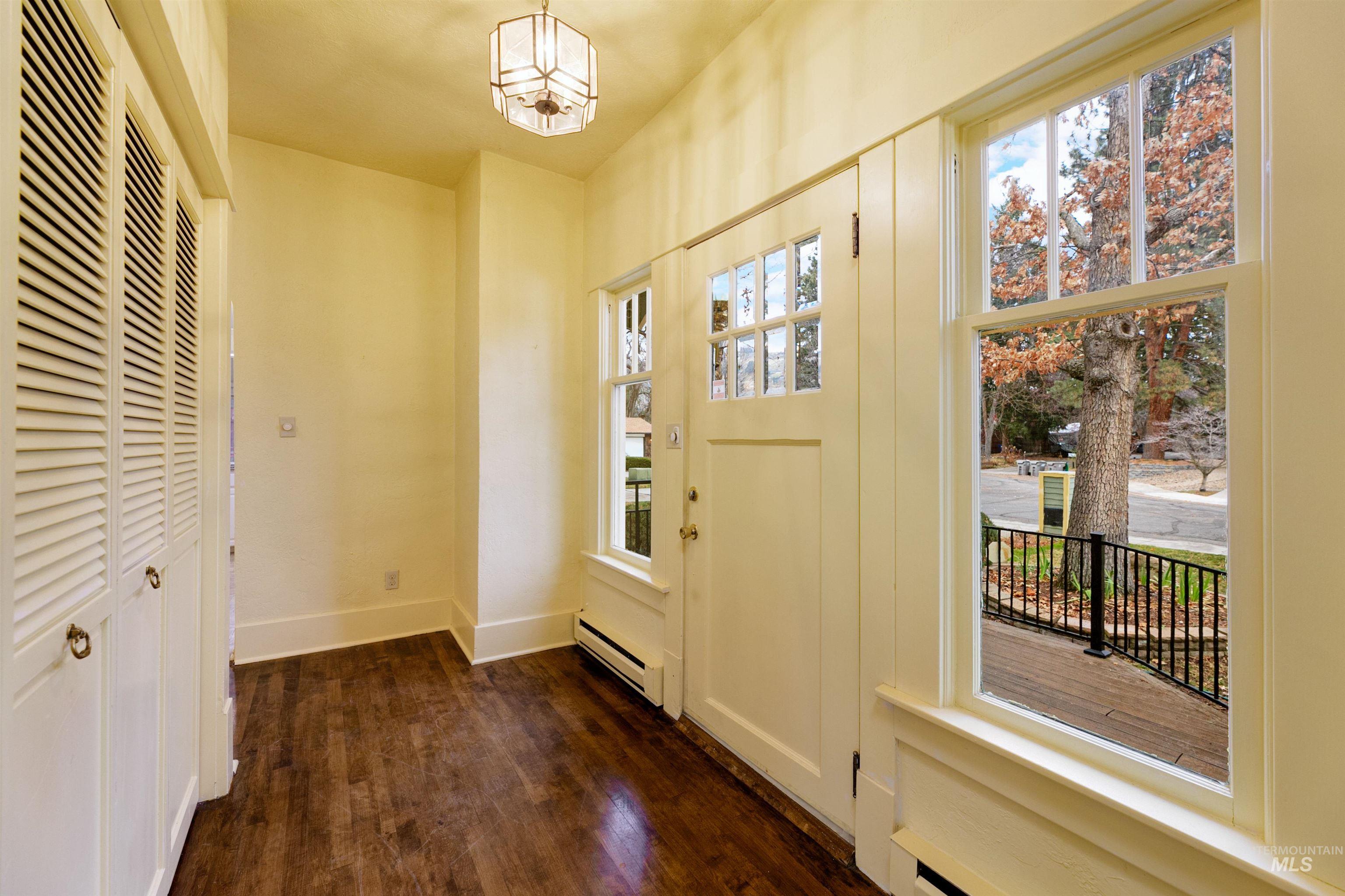 3939 N Oak Park Place, Boise, Idaho 83703, 4 Bedrooms, 2 Bathrooms, Residential For Sale, Price $635,900,MLS 98972661