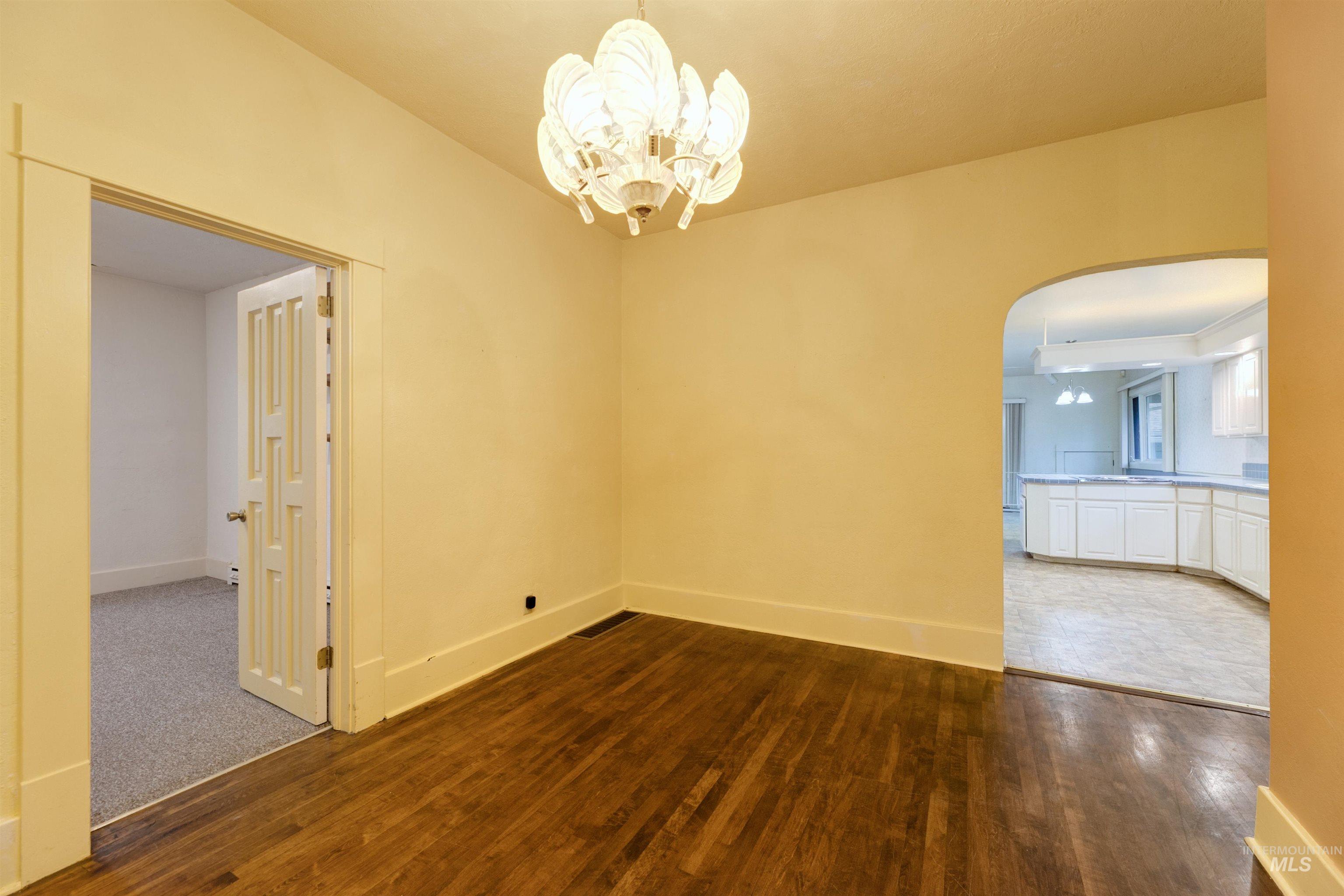 3939 N Oak Park Place, Boise, Idaho 83703, 4 Bedrooms, 2 Bathrooms, Residential For Sale, Price $635,900,MLS 98972661