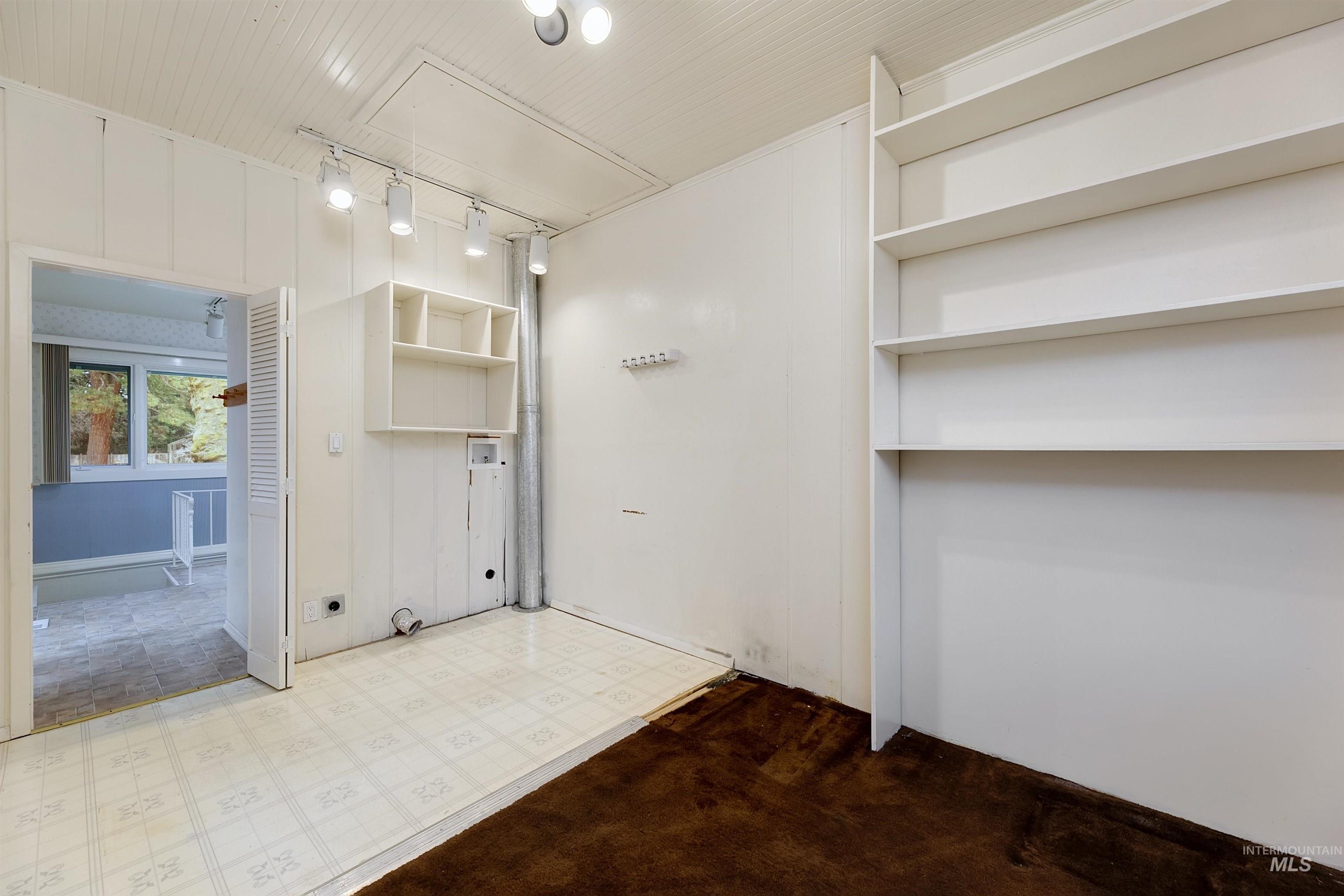 3939 N Oak Park Place, Boise, Idaho 83703, 4 Bedrooms, 2 Bathrooms, Residential For Sale, Price $635,900,MLS 98972661